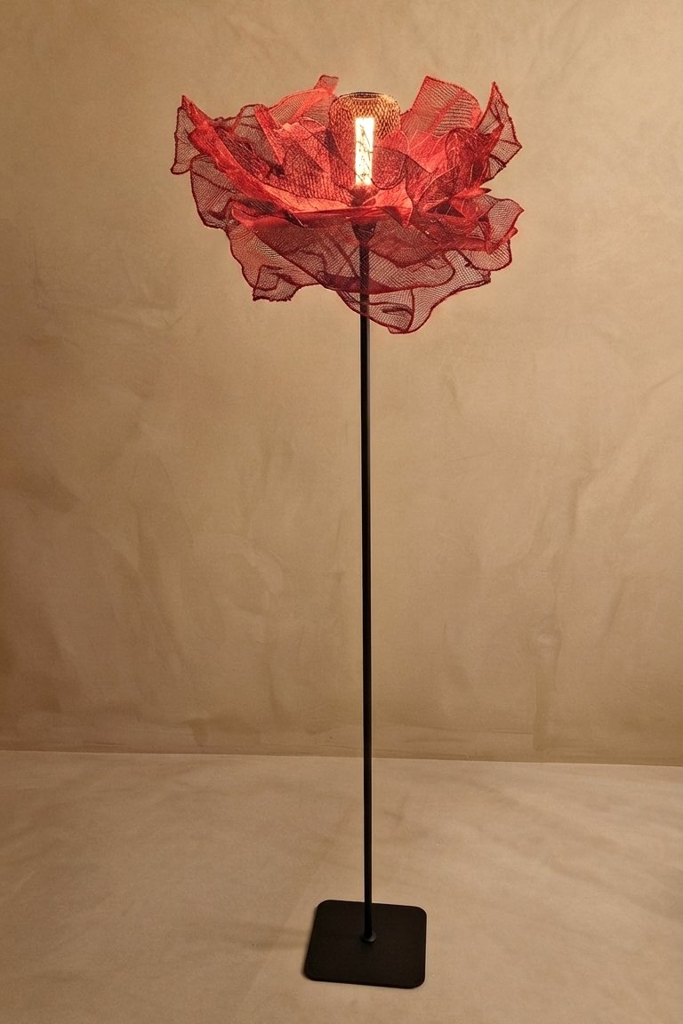 photo-lampe-orphee-rouge-fond-terracotta-clair-Cajoa-site-2.jpg