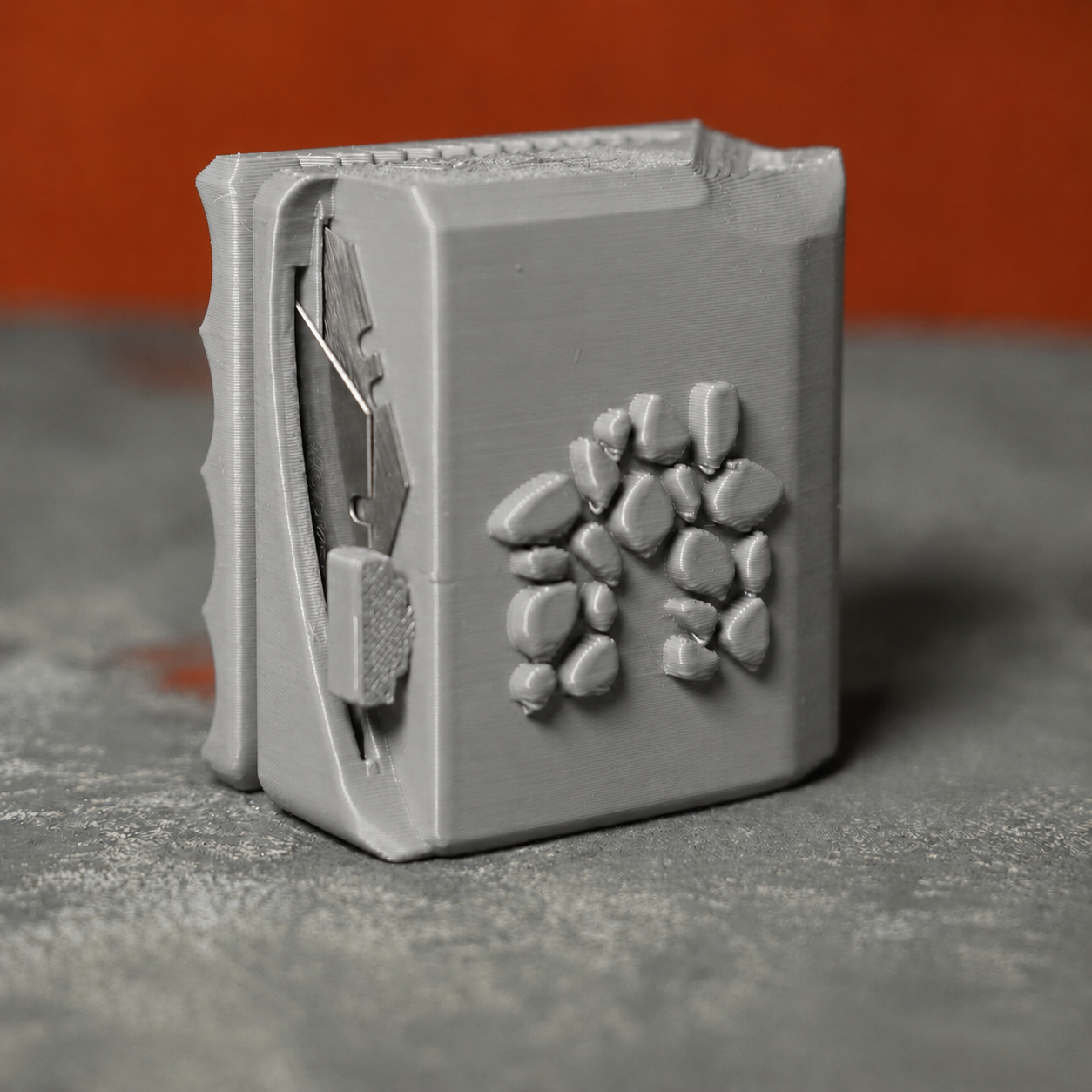 leather-strap-cutter-handheld-tool-stonegray.png
