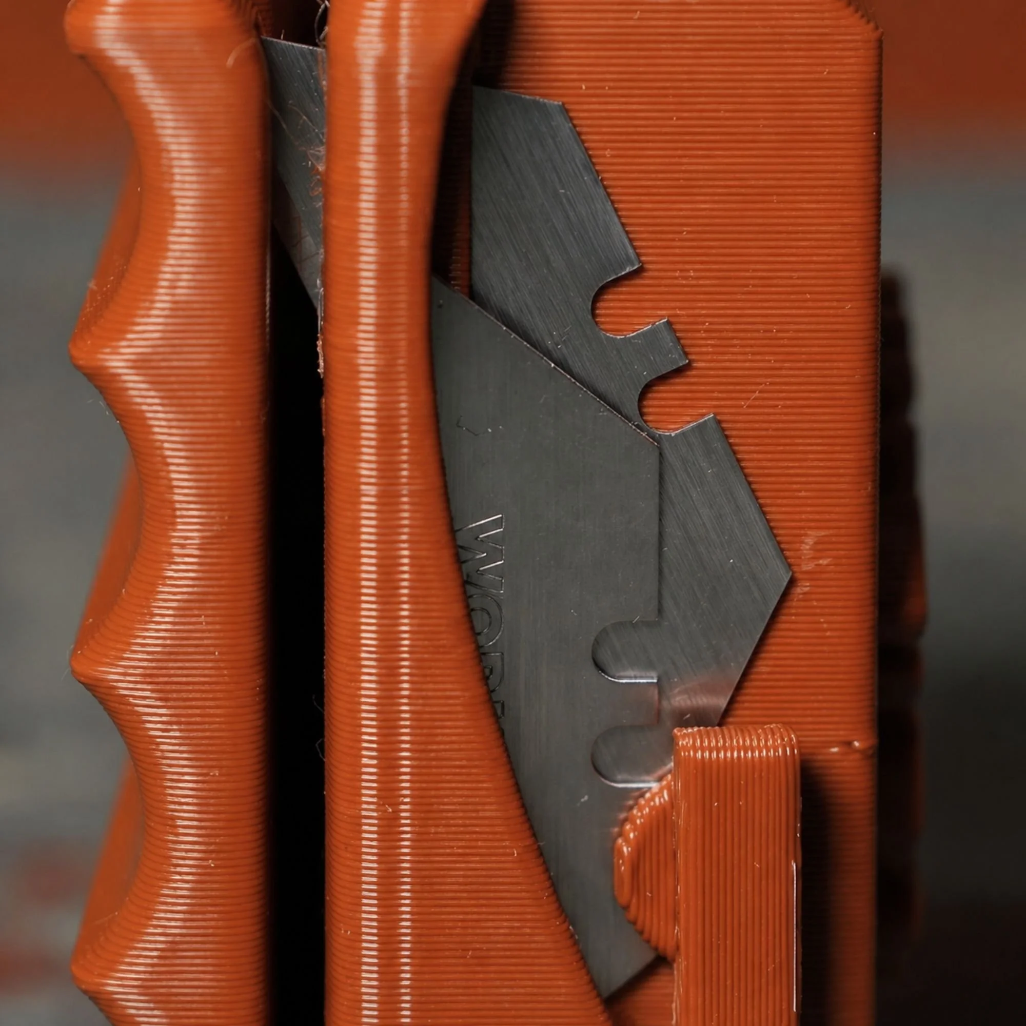 blade compartments of the handheld leather cutter tool
