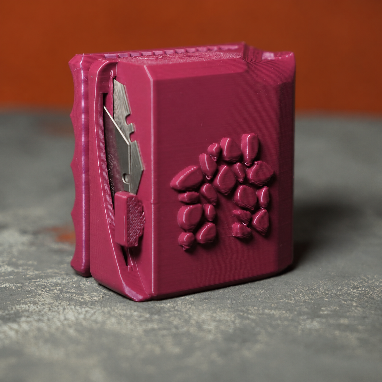 leather-strap-cutter-handheld-tool-magenta.png