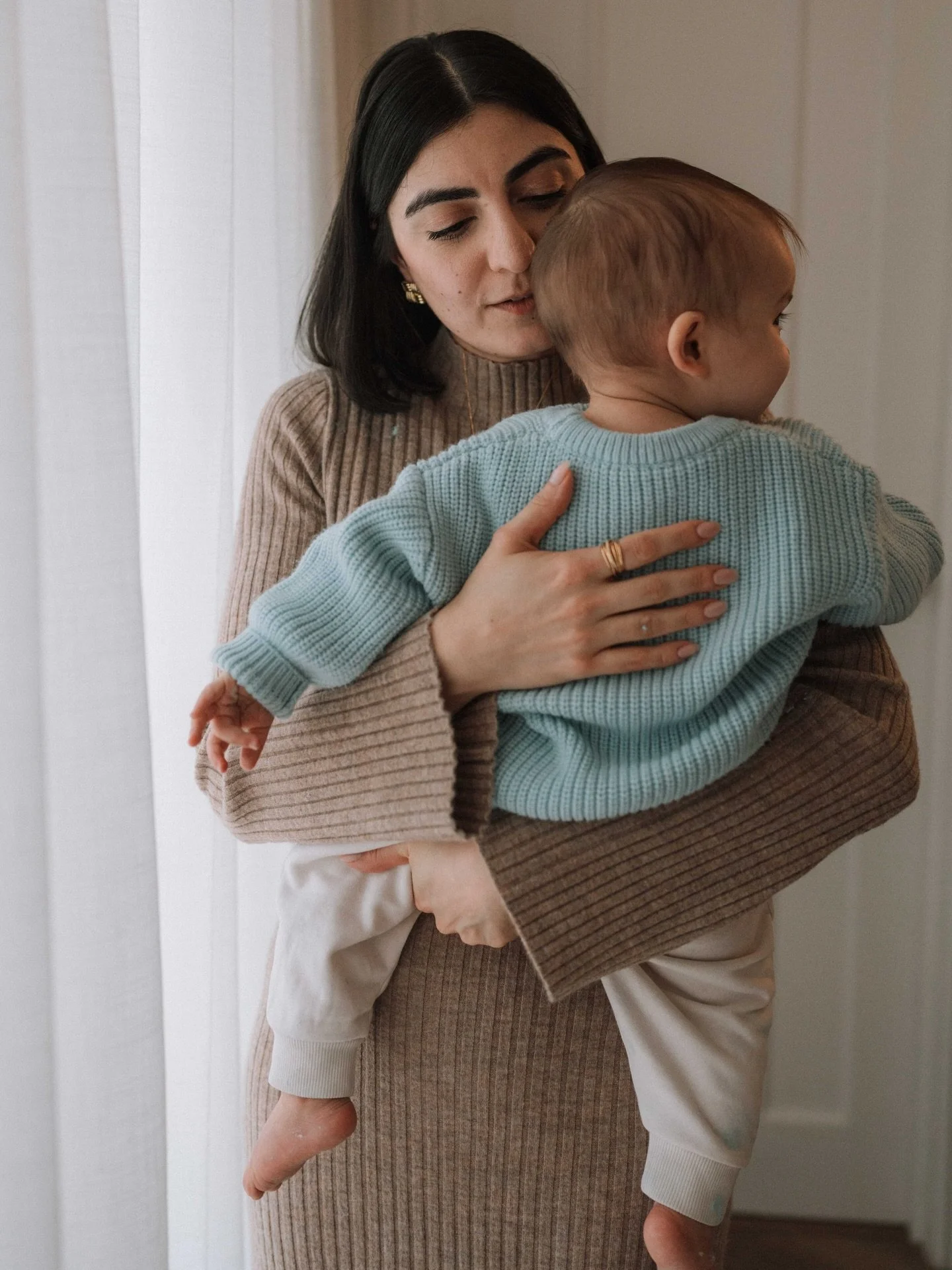 Sweet little moments with Oscar for his 1st birthday 🥹 It honestly doesn&rsquo;t feel like a year ago that I first met him for his newborn shoot!

This time there was plenty of cake, icing everywhere, lots of playing, and the sweetest mummy and dadd