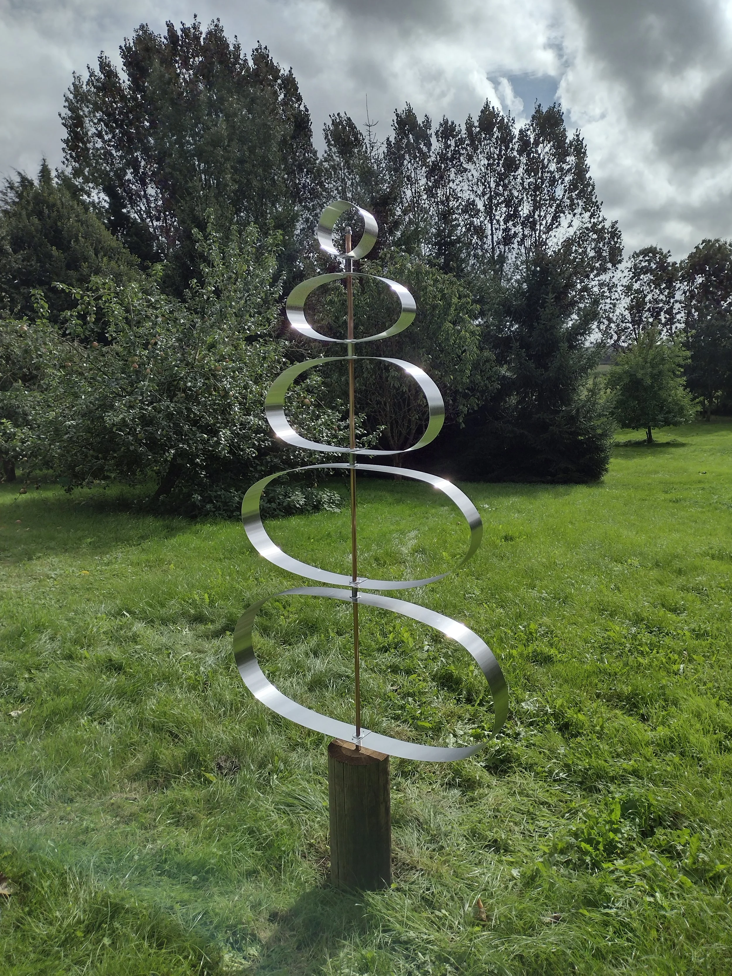 Cairn II? Aluminium garden sculpture