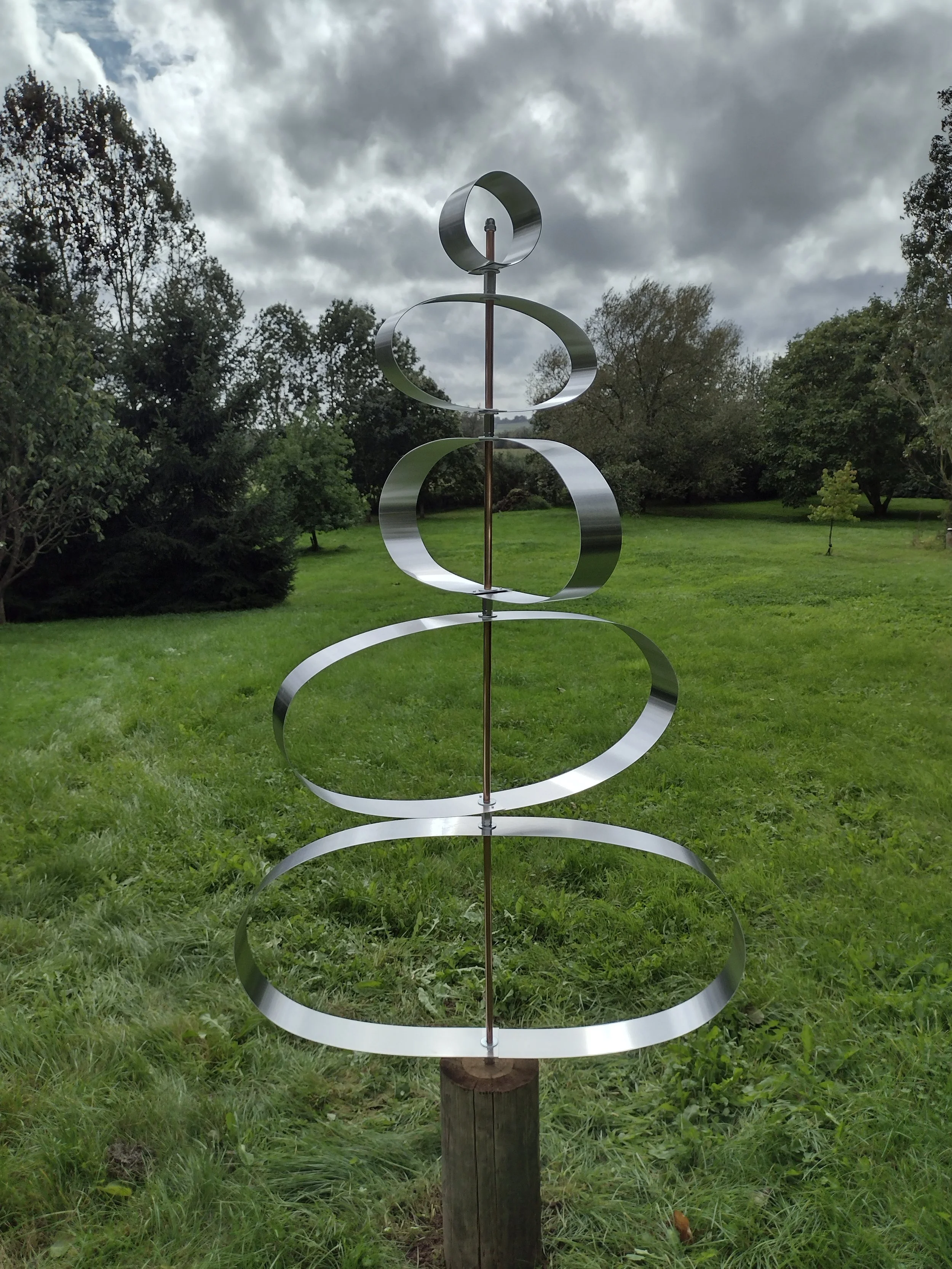 Cairn II? Aluminium garden sculpture