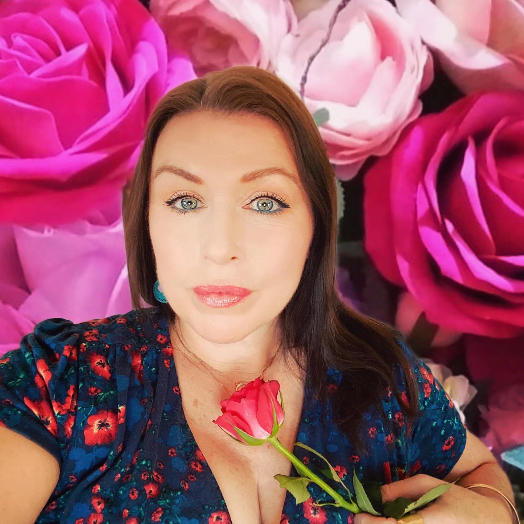 This is what busy looks like 🌹