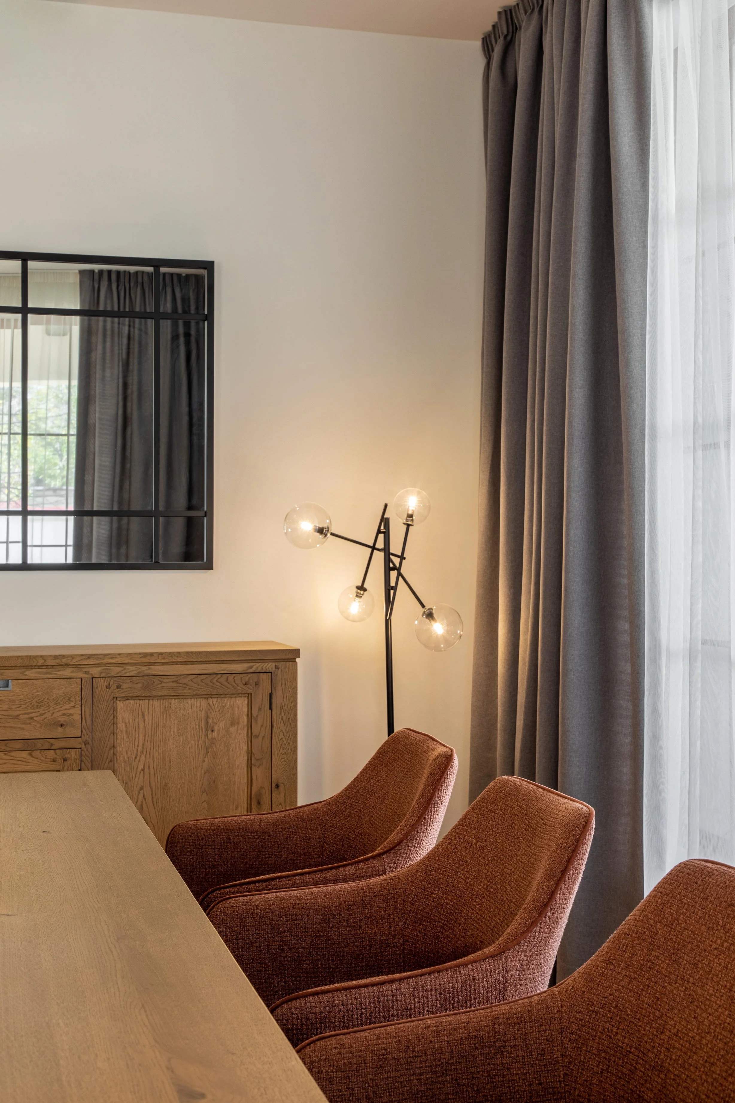 Living open-space cu spatiu de dining 