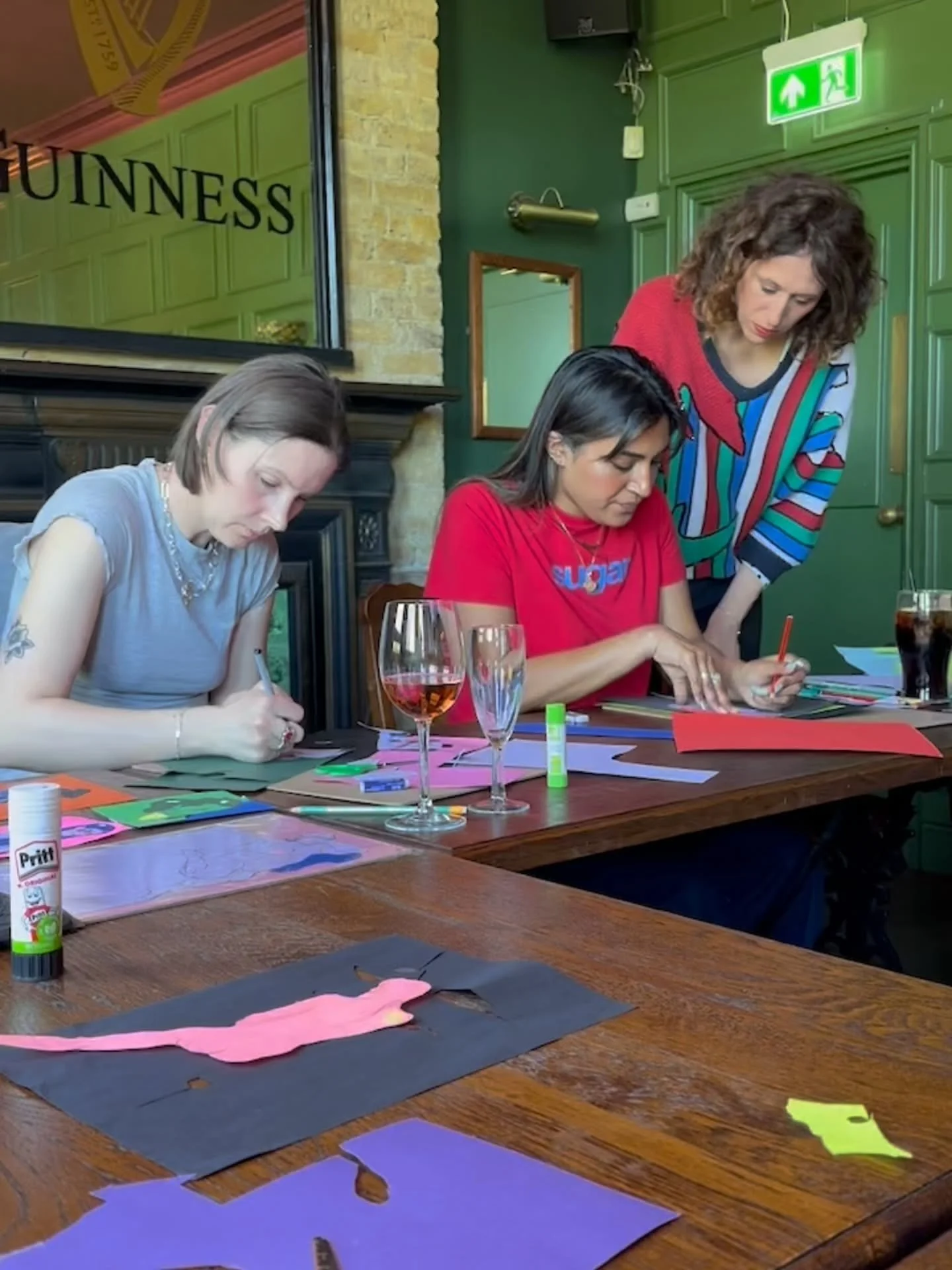 🟨 Life Drawing &amp; Collage Workshop

A couple of weeks ago I had the chance to host a Life Drawing &amp; Collage workshop for the @a_li life drawing class.

I was really excited about it, but also quite nervous. It was my first time leading a work