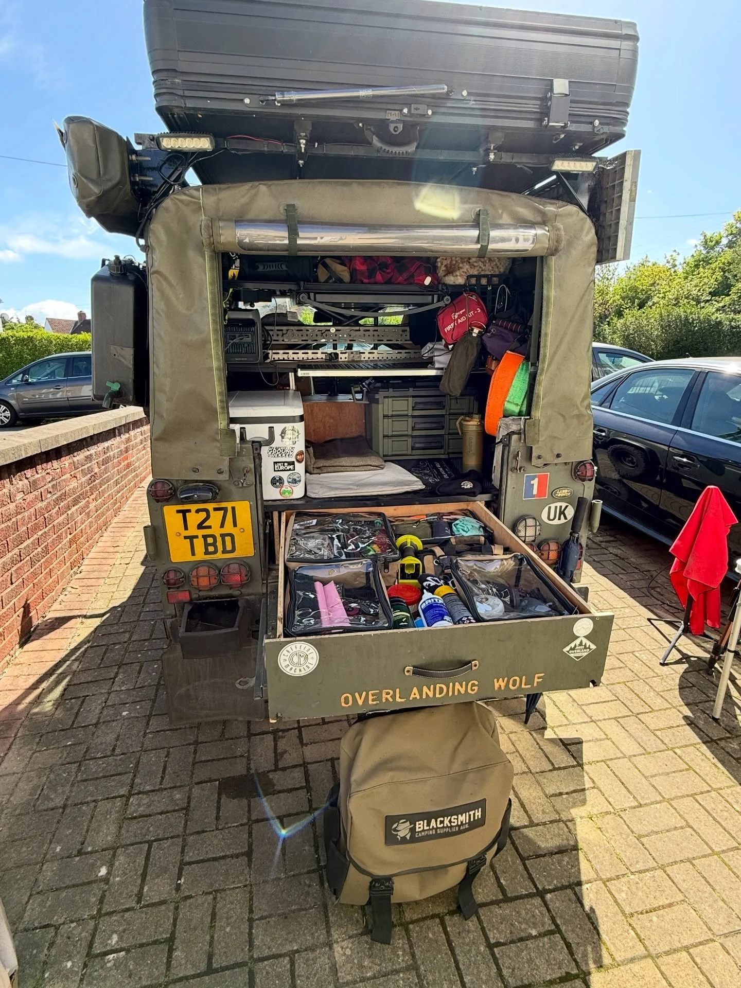 Suns out, Spain is just over a month away, decided I needed to sort the drawer. She is stuffed with goodies - but over time everything loses its place and things become hard to find 

So added some clear top canvas bags to the mix, a few more on orde