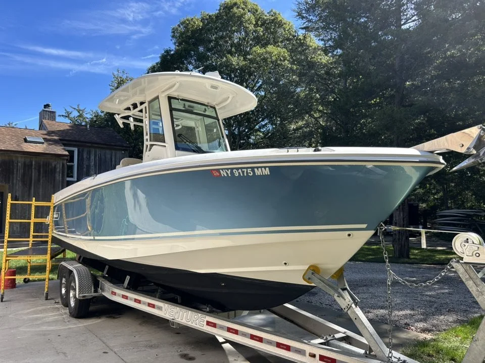 2019 Boston Whaler 250 Outrage