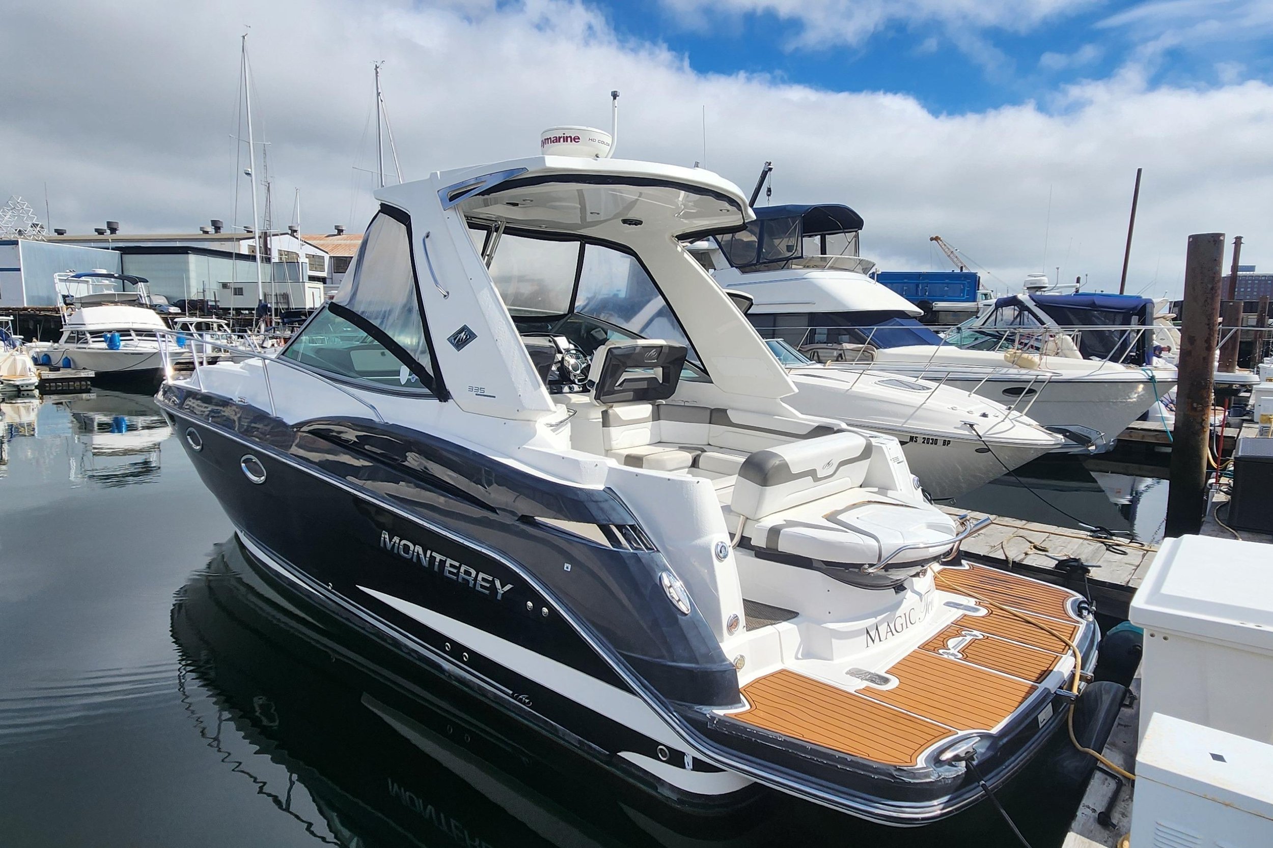 2015 Monterey 355 Sport Yacht