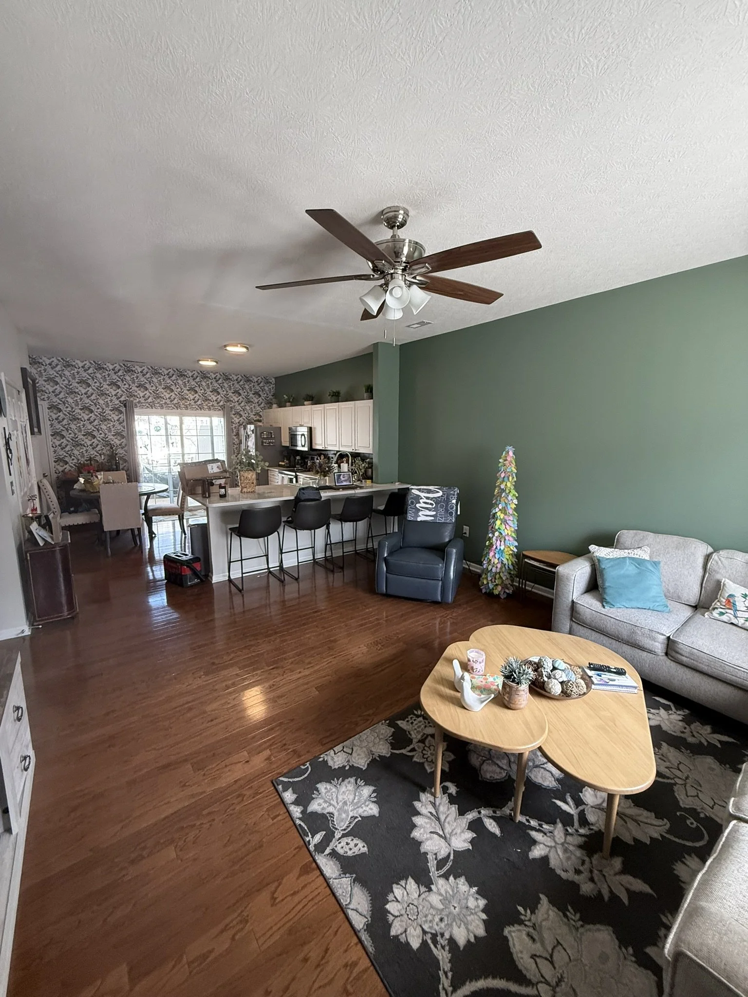 Wallpaper Installation & Removal