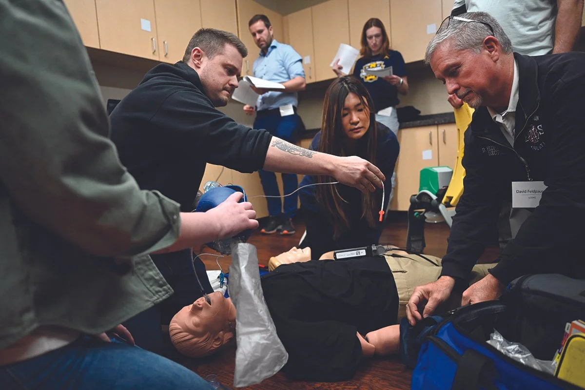 insight-cpr_rescuers-team-simulation.jpg