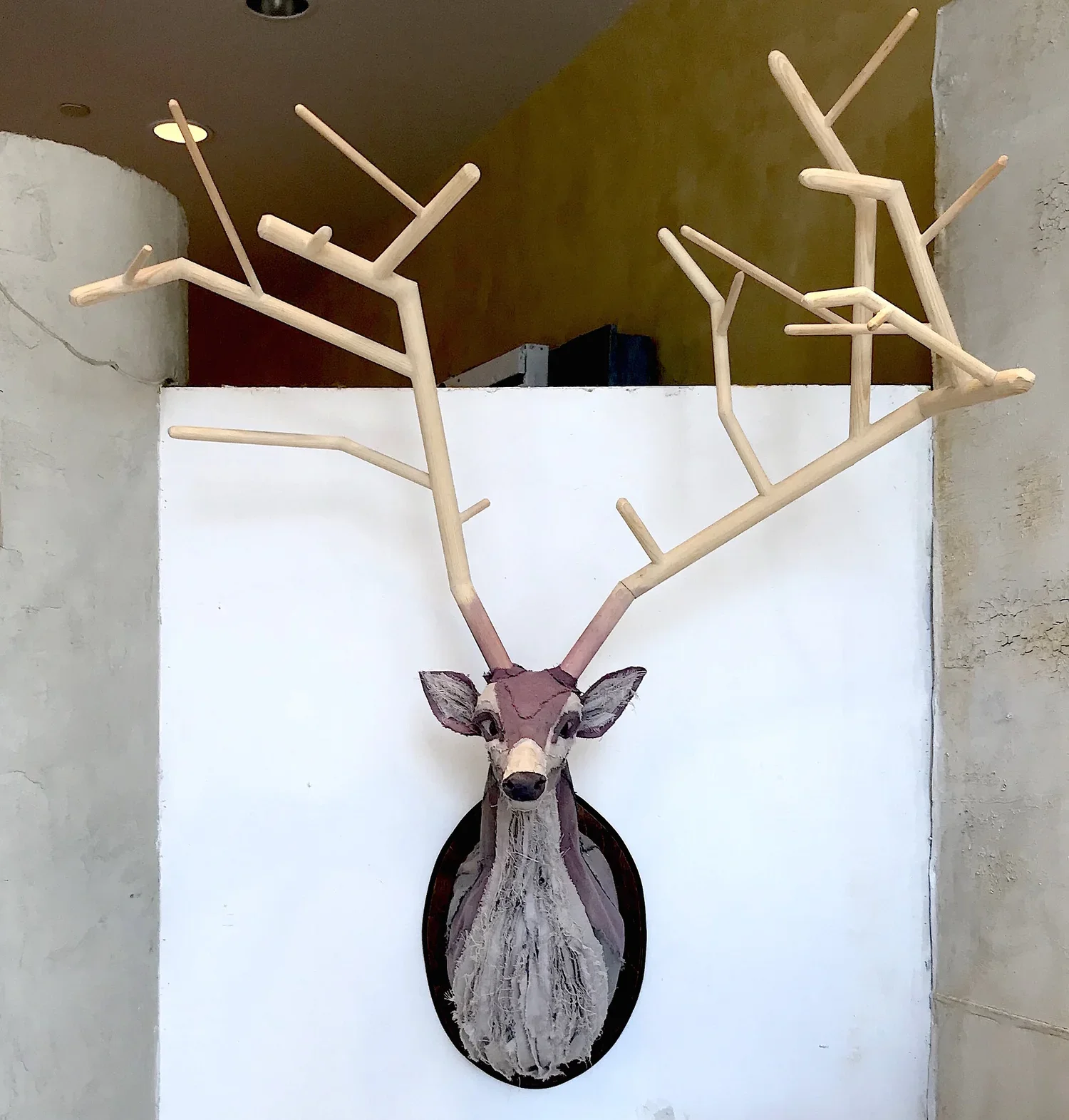 big+deer+on+wall+use.webp