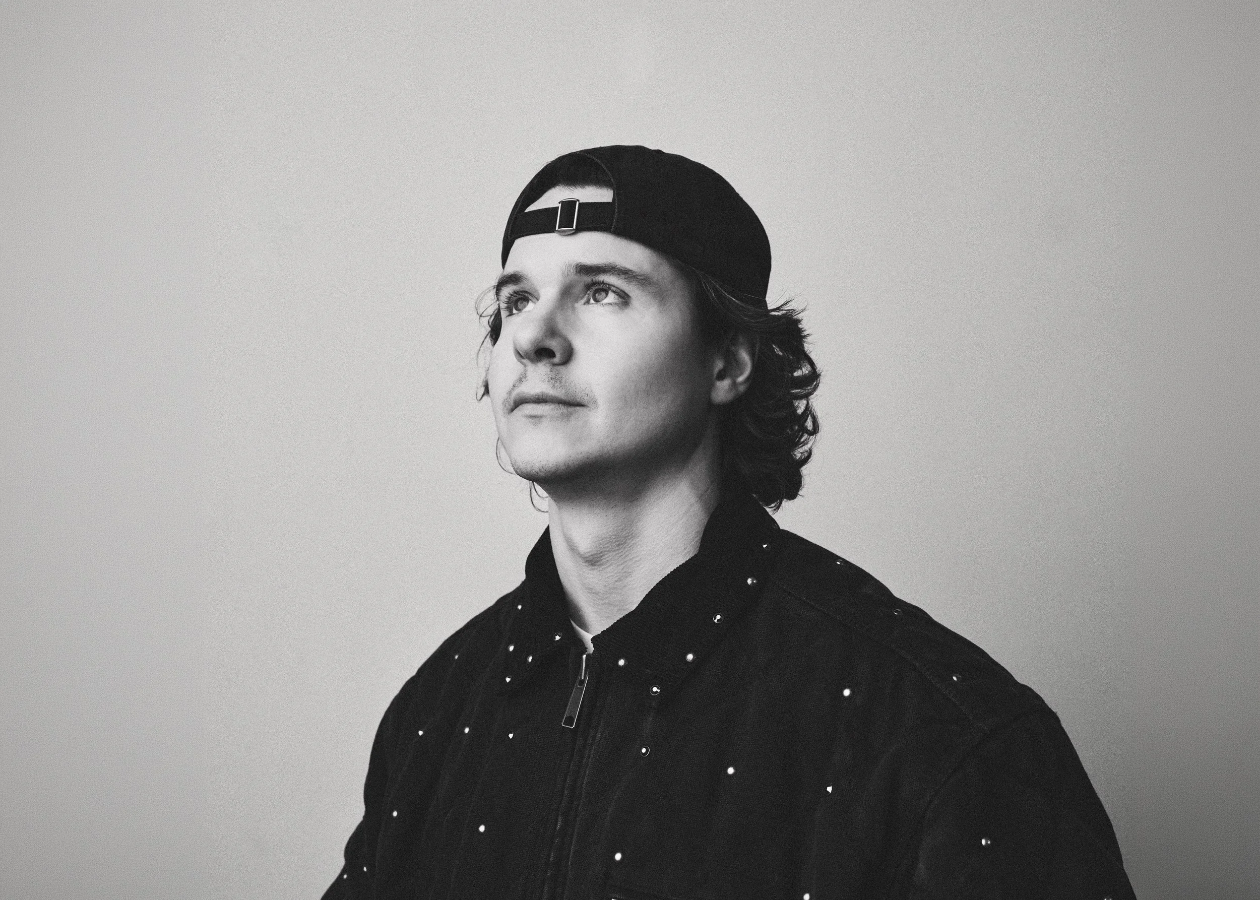 LUKAS GRAHAM 24036 (Frederik Barasinski) horizontal.jpg
