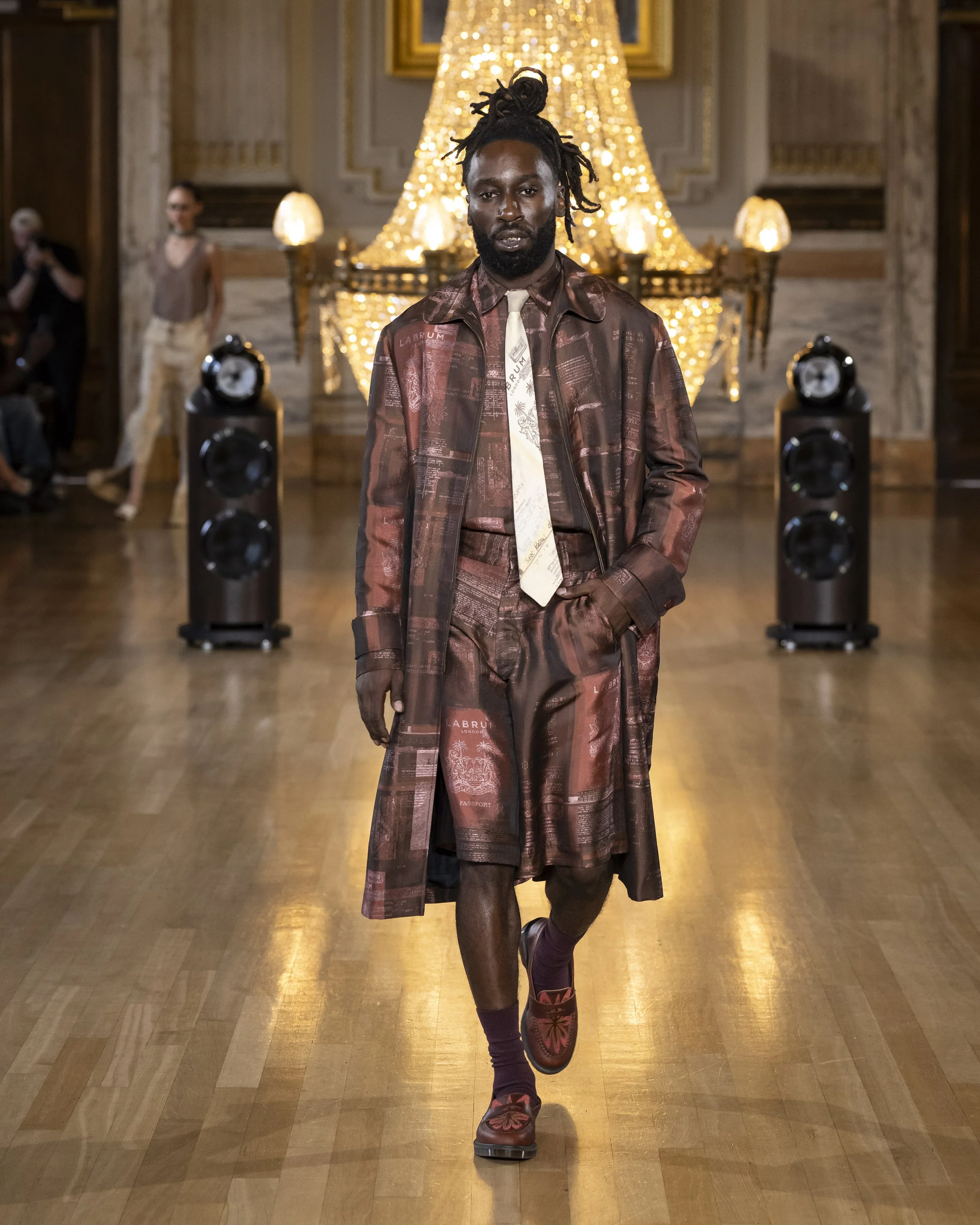 LOOK 33.jpg