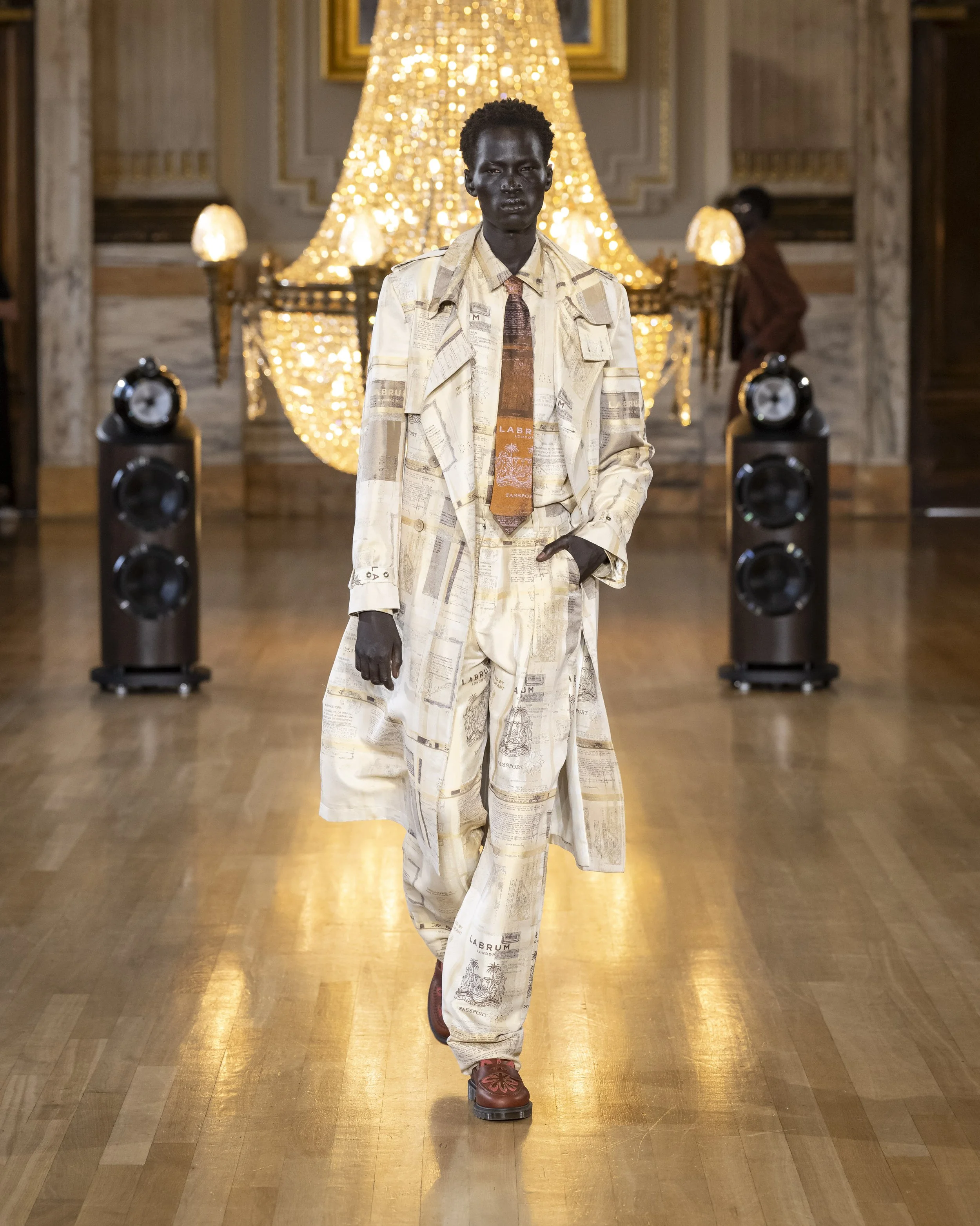 LOOK 1.jpg