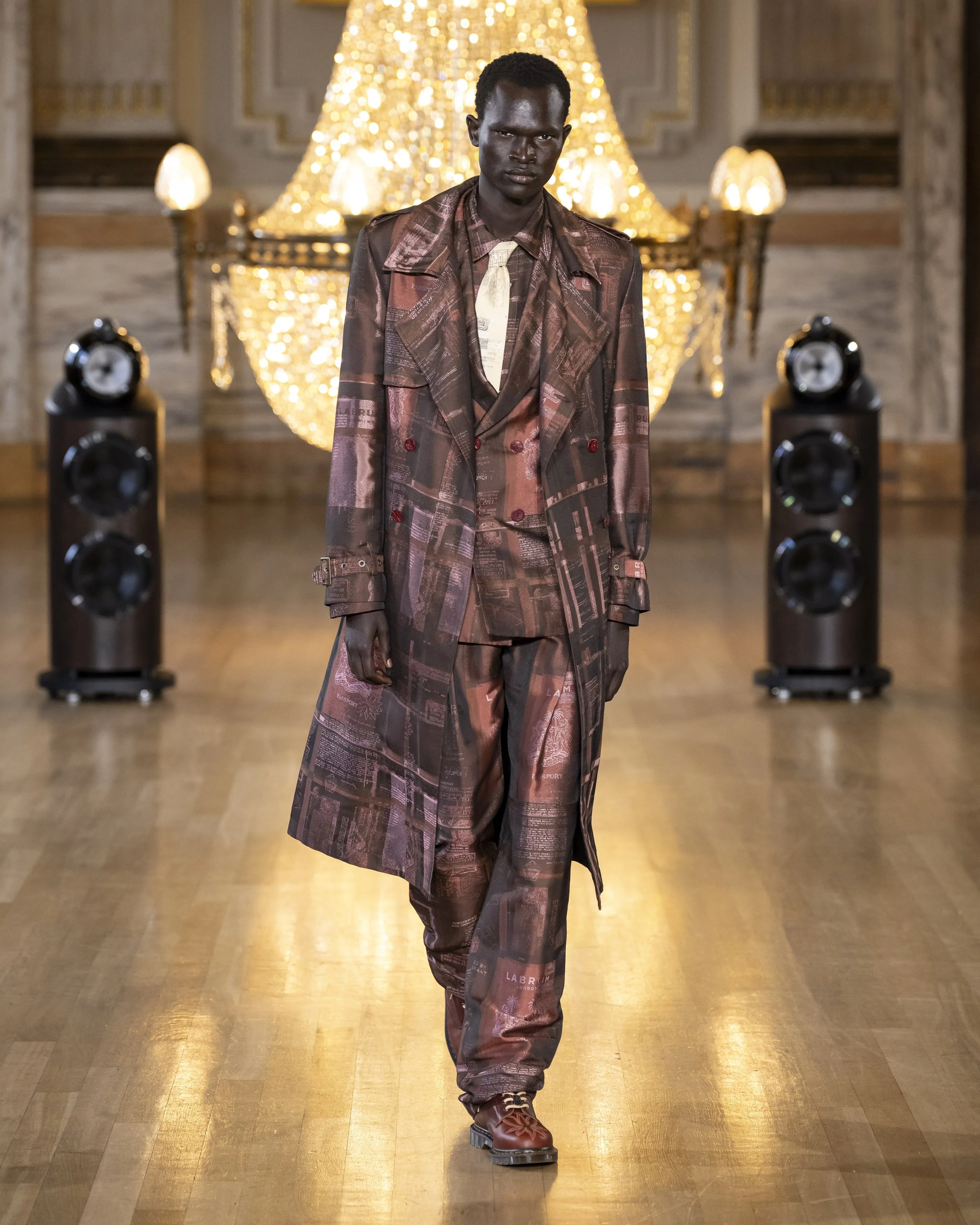 LOOK 39.jpg