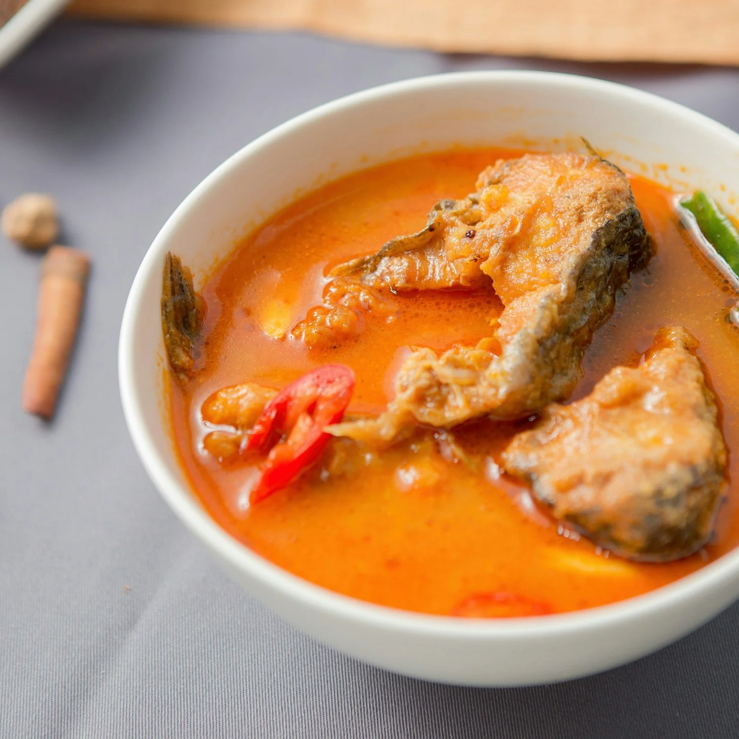 Paprikasuppe mit Edelfisch