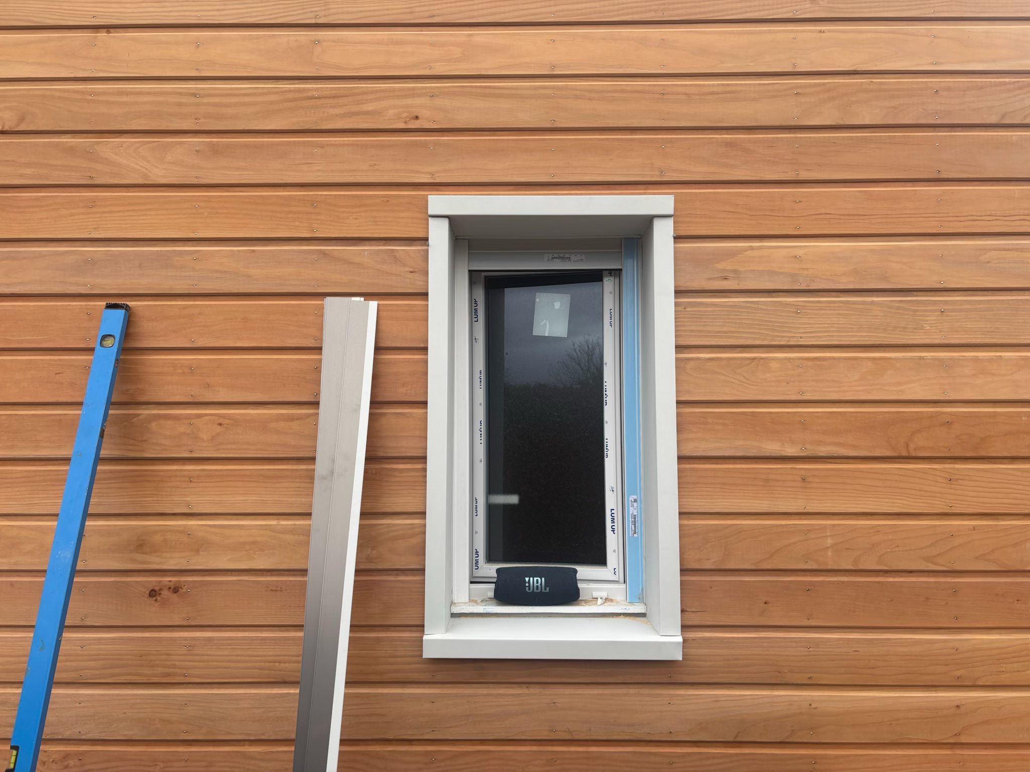 Installation de Fenetres - Clin Sapin Douglas