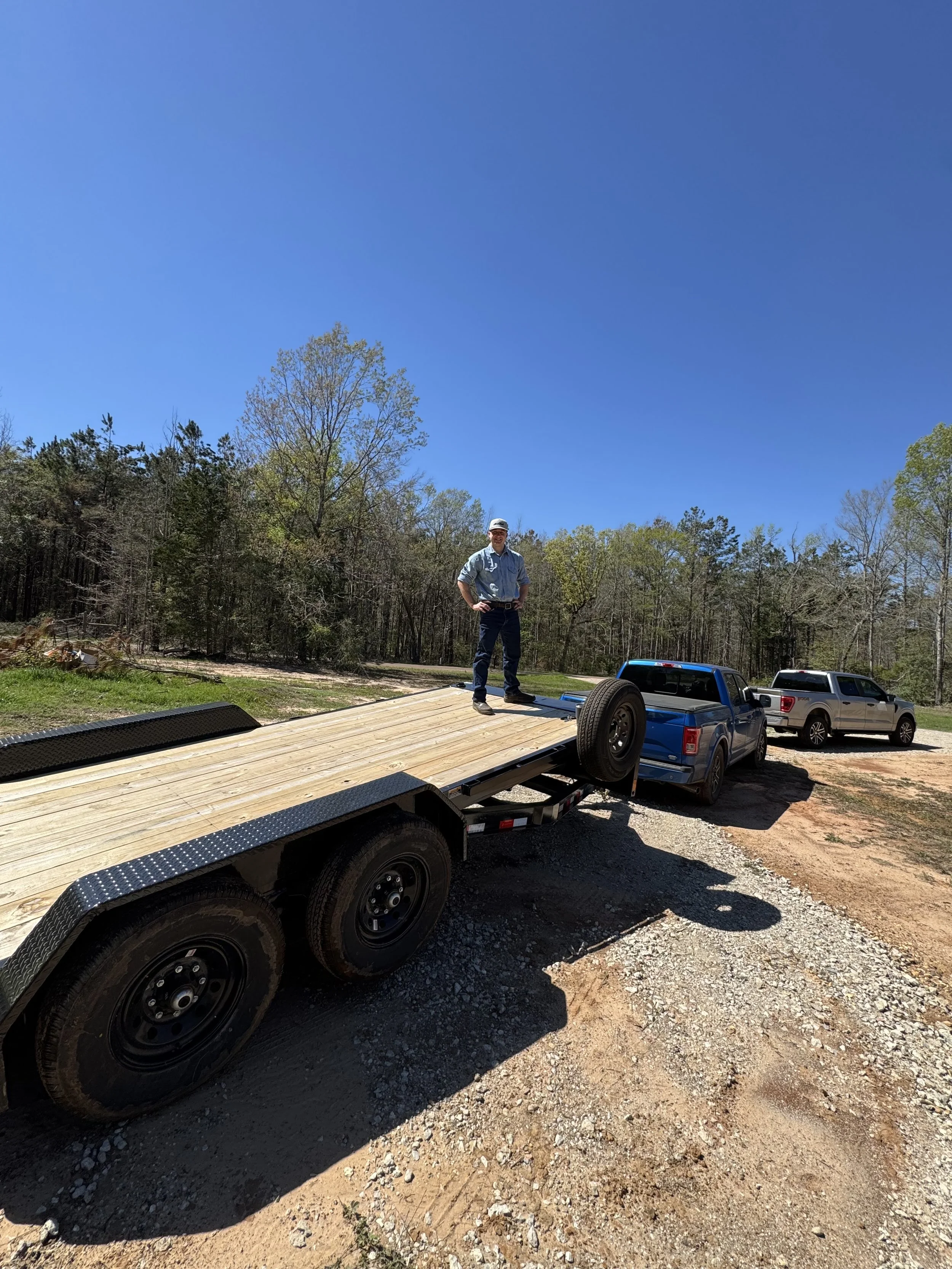 Hydraulic tilt trailer