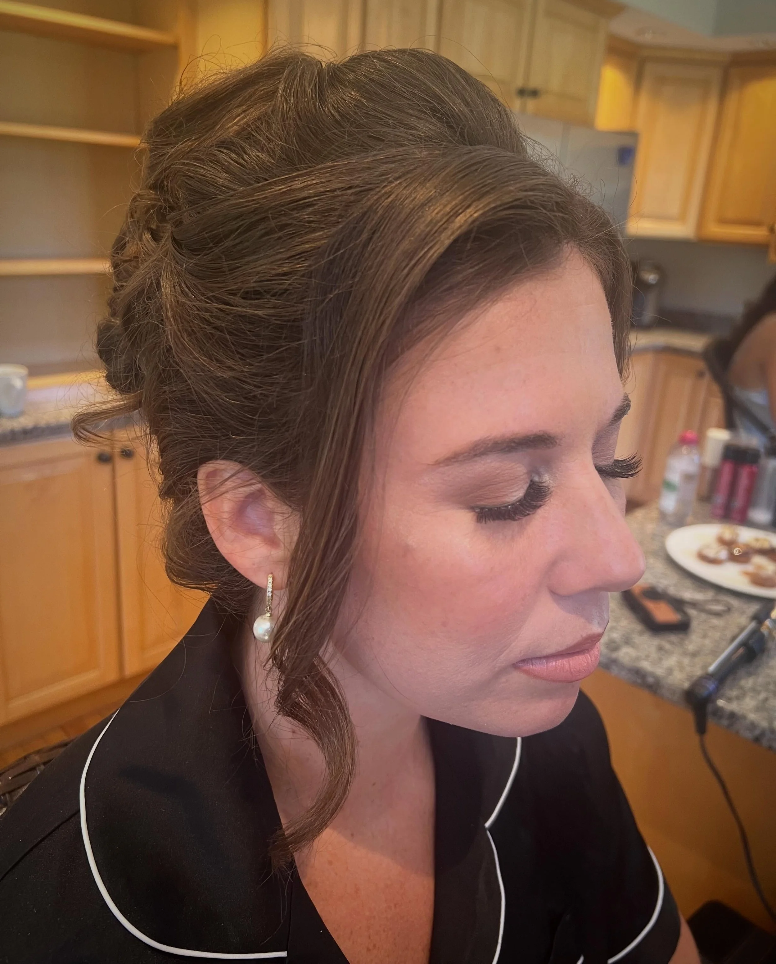 Glamorous! 
.
.
.
.
.
.
.
#groomedandglammed #pennsylvaniawedding #mainlinewedding #philadelphiabride #mobilehairandmakeup