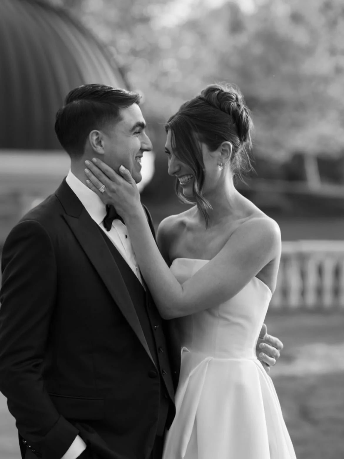 ☁️ Dreamy ☁️ 🪷🌷
Hair by @hellohannzz 
.
.
.
.
.
.
.
#groomedandglammed #pawedding #weddingbarber #paweddingbliss #elegantphillywedding