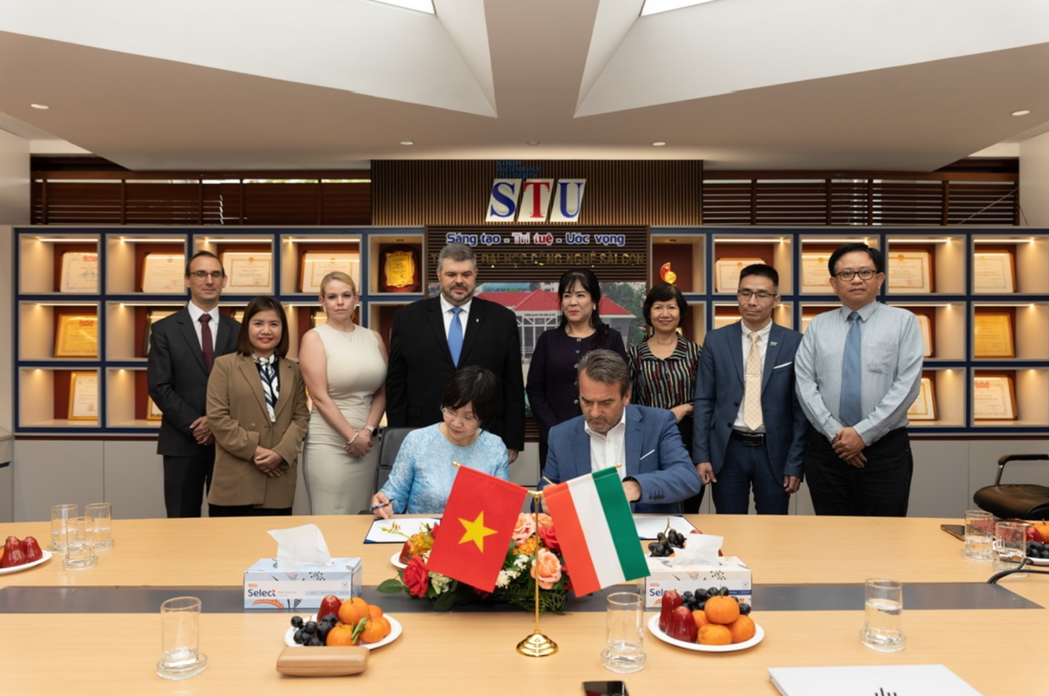 Hungarian Water Partnership and Saigon Technology University launch strategic cooperation in Vietnam`s water and food sectors