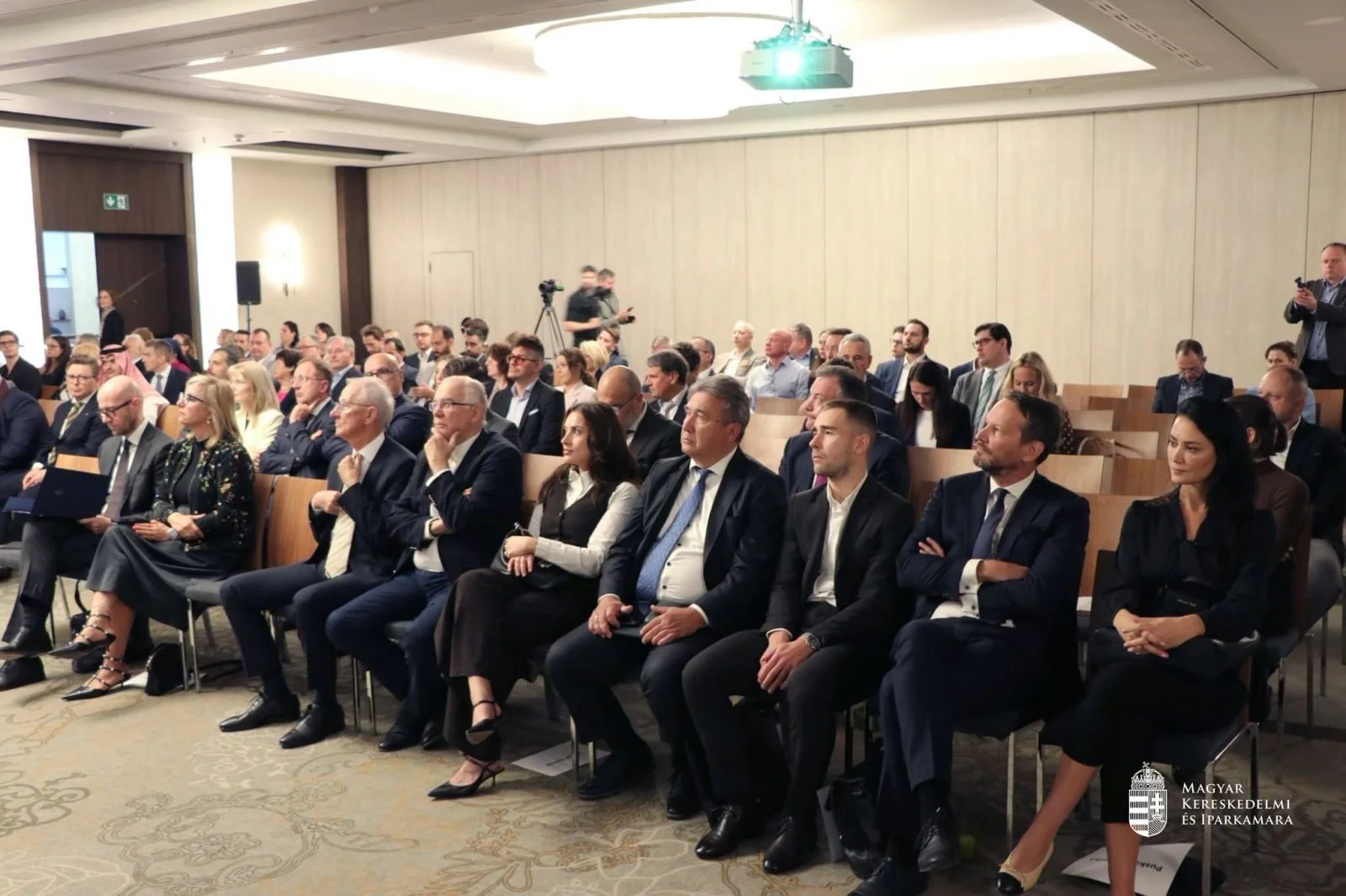 3szaudi - magyar business meeting.jpg