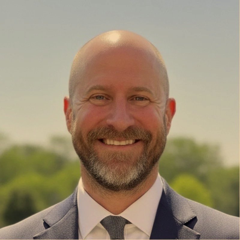 Chapman Richardson 20+ years as pharmaceutical executive with deep experience in data and digital transformation
Specializes in data and digital transformation, former head of data  at Novartis, enterprise data governance at Sanofi