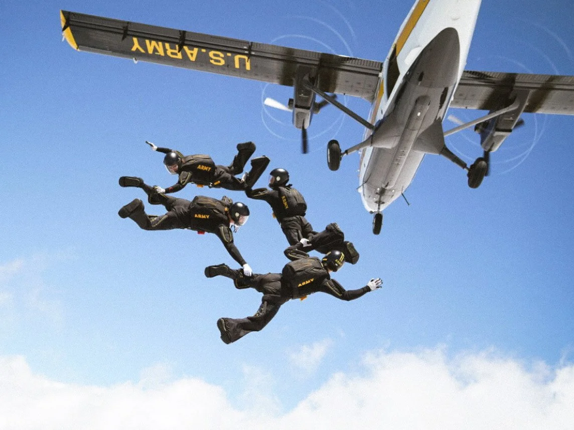 golden-knights-plane_lg.jpg