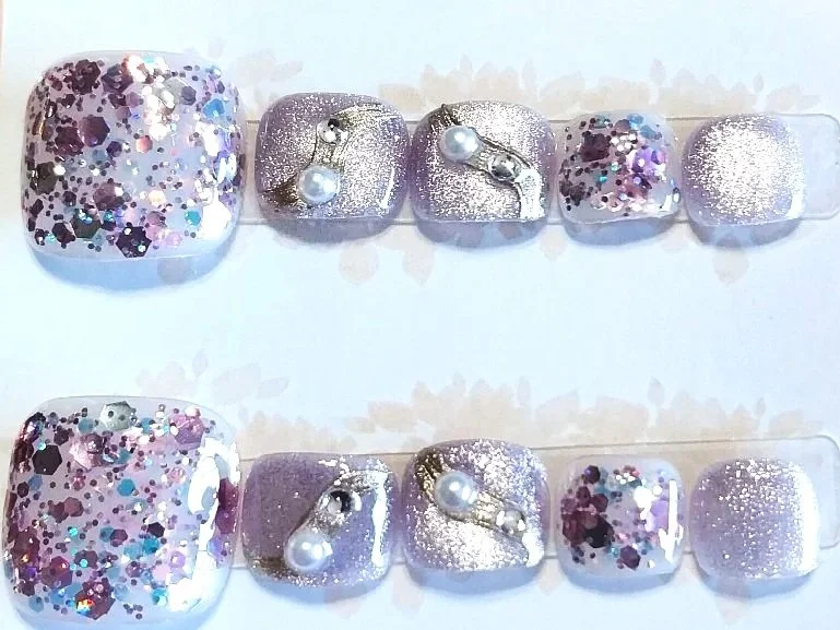 CC-751  Purple Toe Nails
