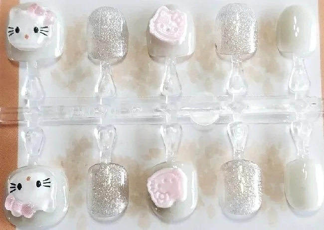KIDS-2  Hello Kitty in Pink & White kids nail set
