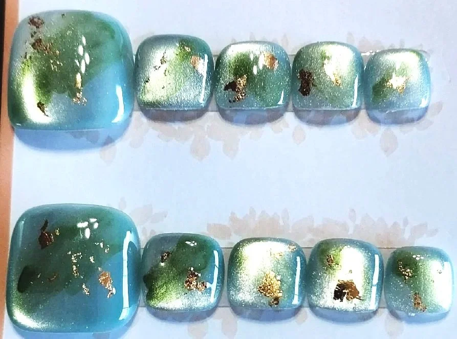 CC-743  Blue Cat Eye Toe Nails