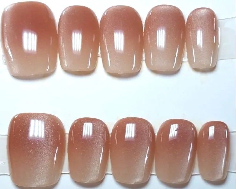 CC-395  Beige Ombre Cat Eye Nails