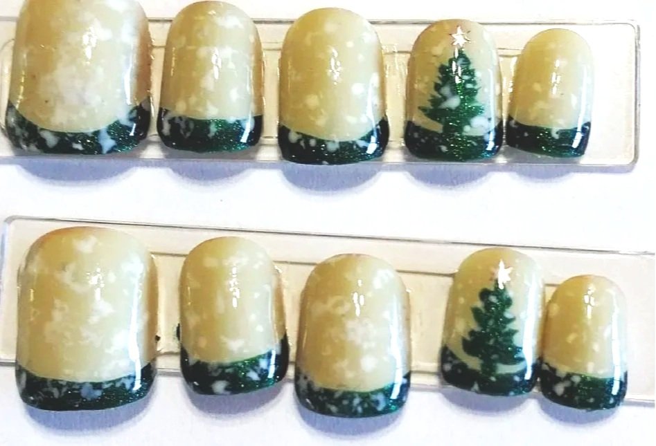 TMS- 2173  Christmas Trees Nail Set