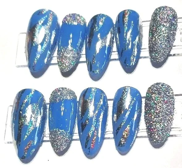 Blue Halo Tiger Nail Set