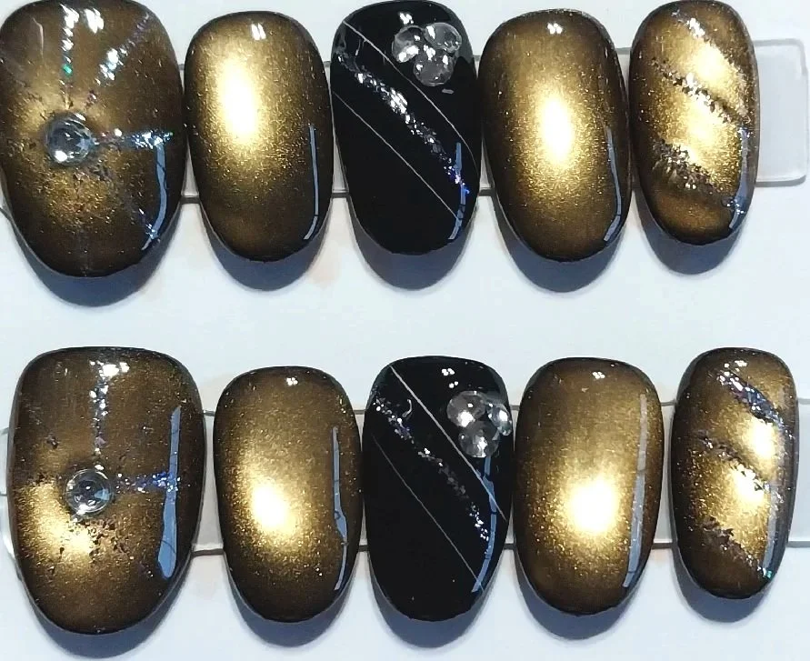 CC-586 Black and Gold Cat Eye
