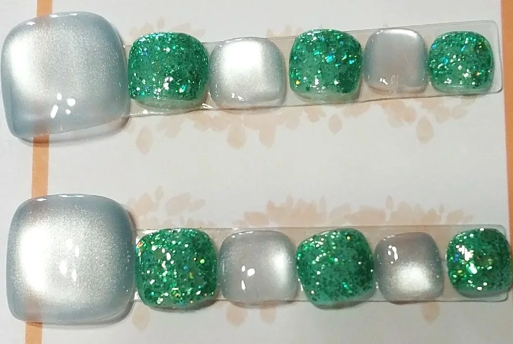 Green Glitter Toe Nails