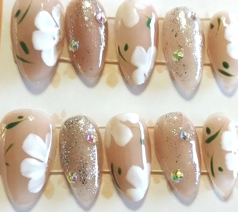 CC-861S  Floral Cat Eye Nail Set