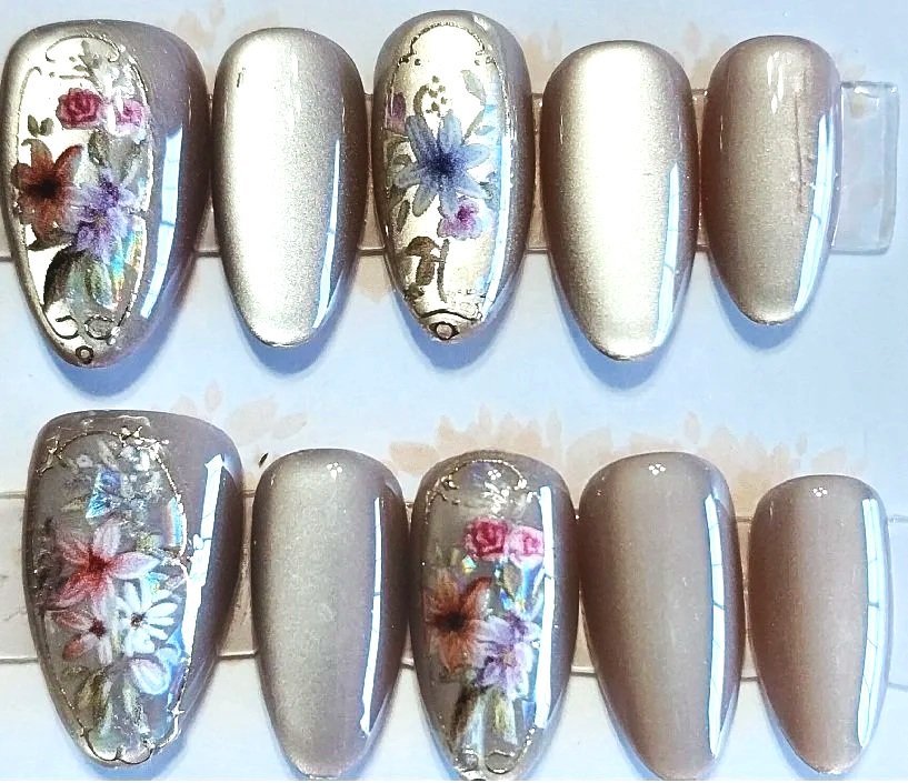 CC-573B  Cat Eye Floral Nail