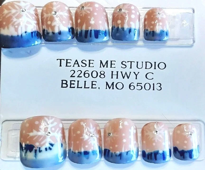 TMS-2060  Christmas Snow Nails