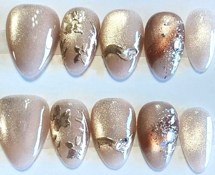 TMS-2239A  Floral Cat Eye Nail Set