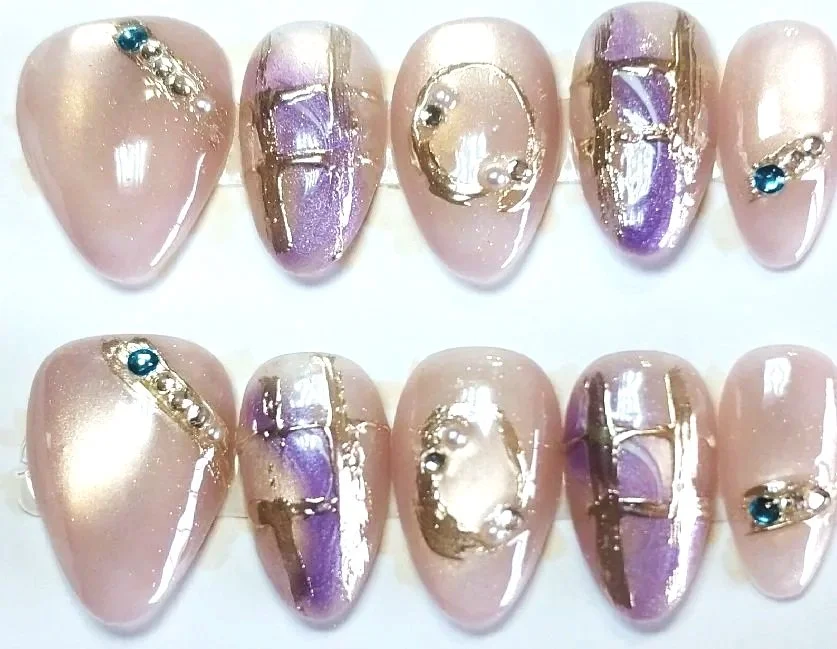 CC-810L  Purple and Beige Cat Eye