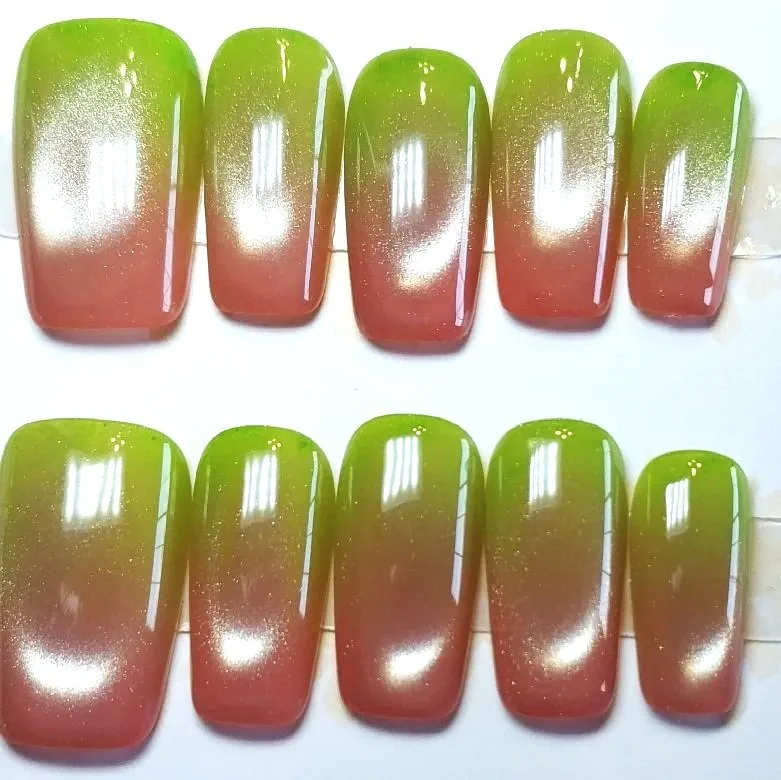 CC-633  Green to Pink Ombre Cat Eye Nails