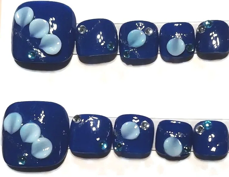 CC-746  Blue Toe Nails