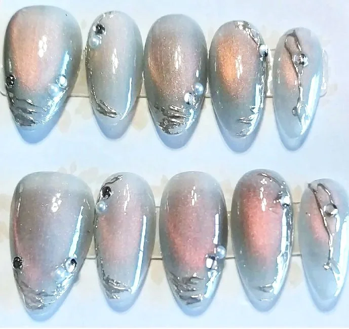 CC-647  Cat Eye Pearl Nails