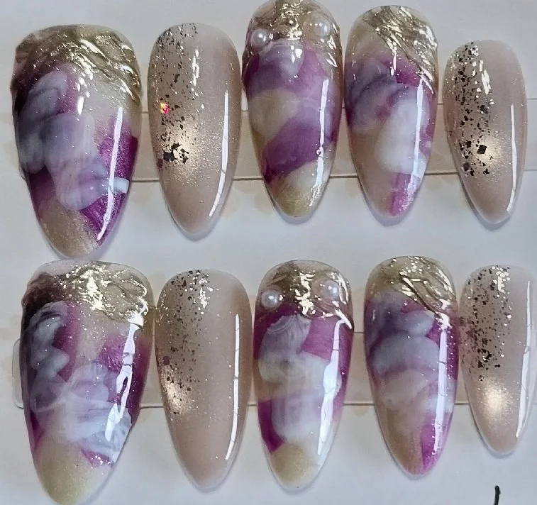 CC-654  Purple Marble Cat Eye
