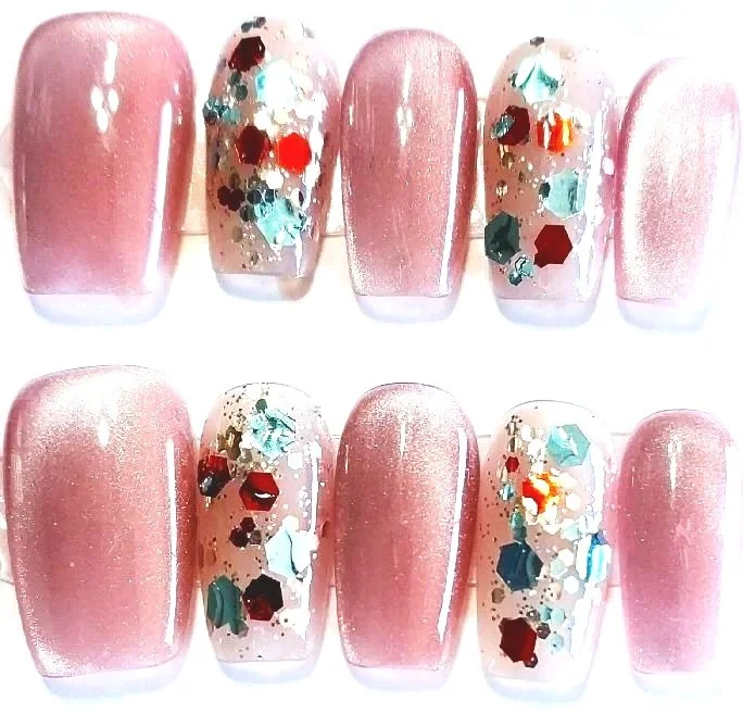 CC-583  Cat Eye with chunky glitter
