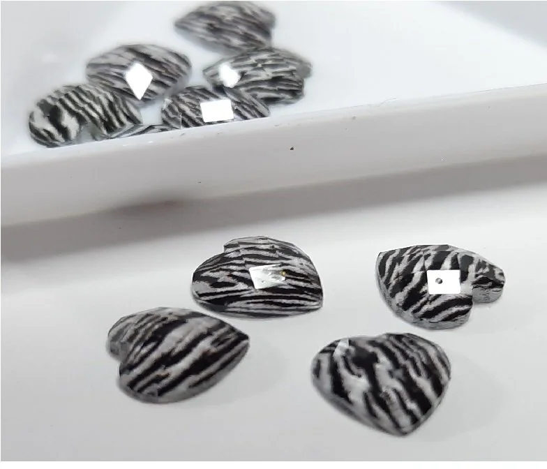 Black and White Hearts