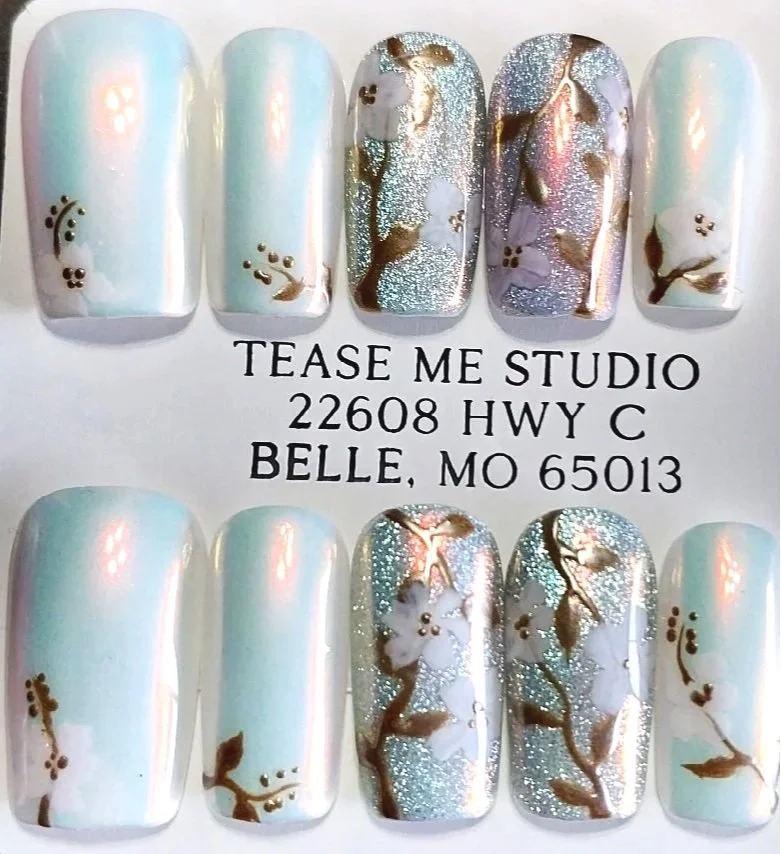TMS-2404  White Floral Nails