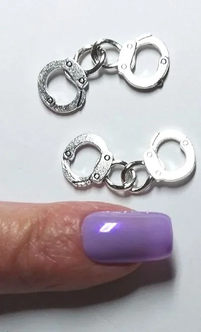 handcuffsb.jpg
